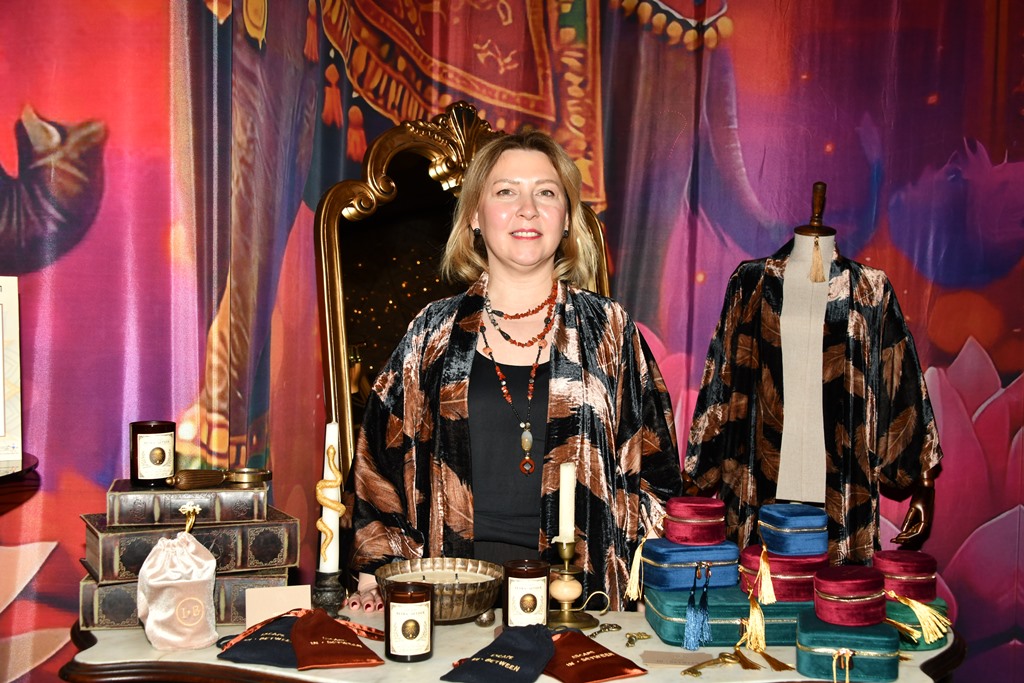 Bollywood I��lt�s�  Raffles �stanbul�u Sard� 